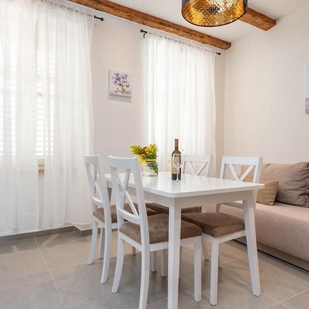 Aaa Apartments & Rooms With Free Parking Pola Esterno foto