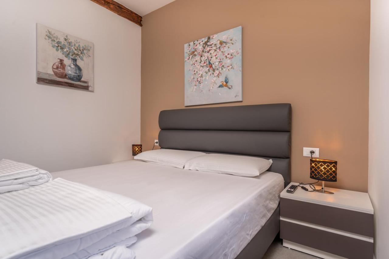 Aaa Apartments & Rooms With Free Parking Pola Esterno foto