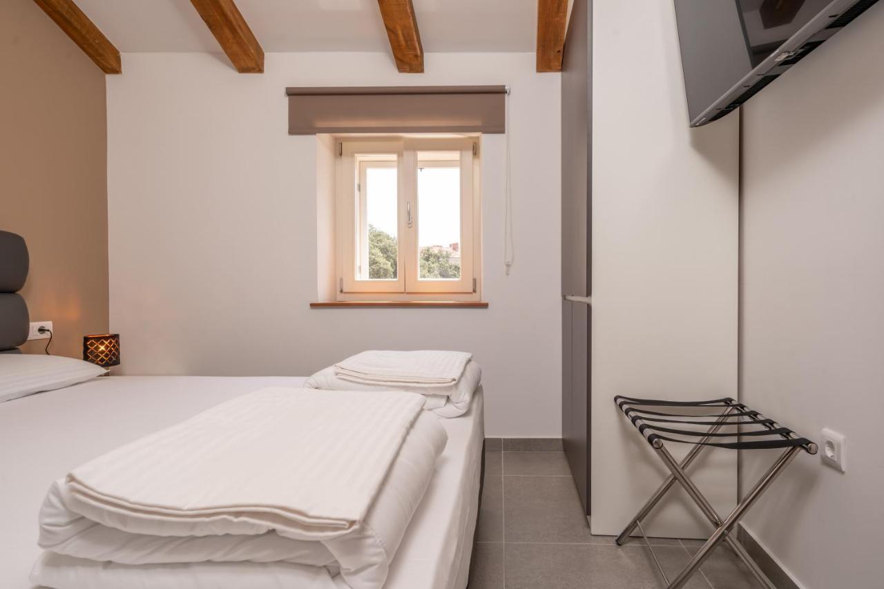 Aaa Apartments & Rooms With Free Parking Pola Esterno foto