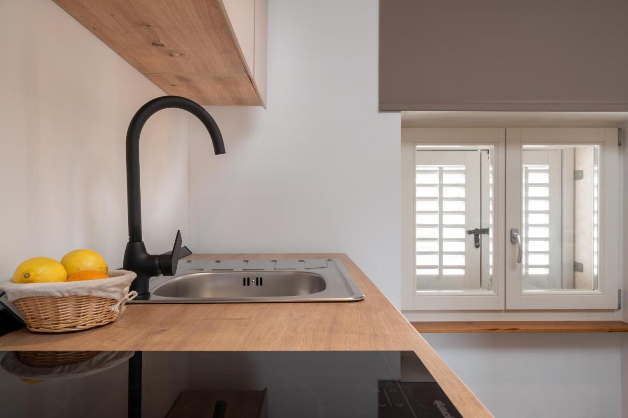 Aaa Apartments & Rooms With Free Parking Pola Esterno foto