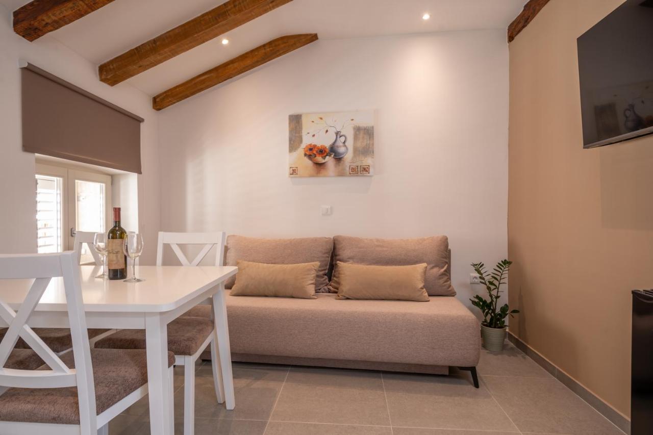 Aaa Apartments & Rooms With Free Parking Pola Esterno foto